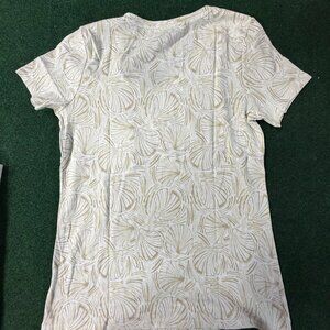 Croft & Barrow Women's S Small The Classic Tee Gold & White Leaf V-Neck T-Shirt